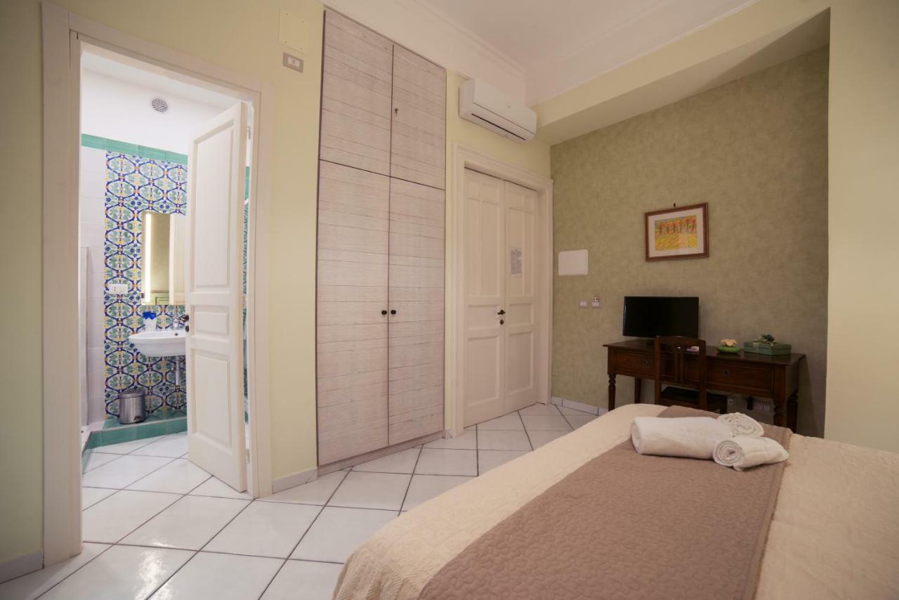 La Tartaruga B&B Salerno Bagian luar foto