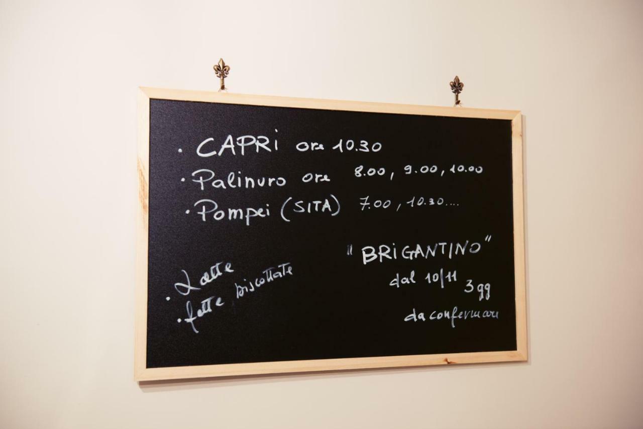 La Tartaruga B&B Salerno Bagian luar foto